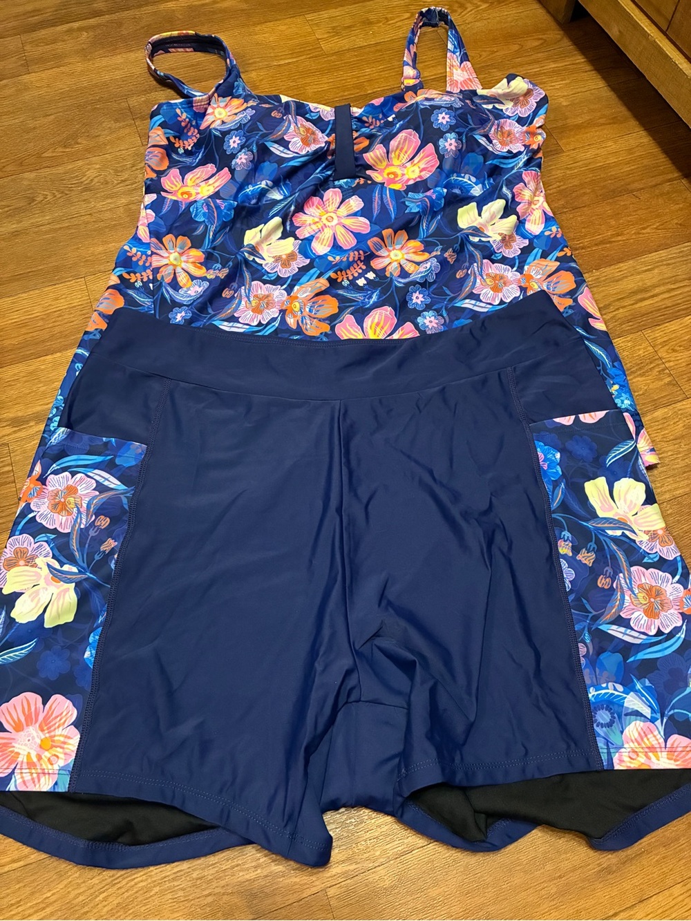 Women’s Navy Floral Swimsuit with Shorts NWT Size 2X